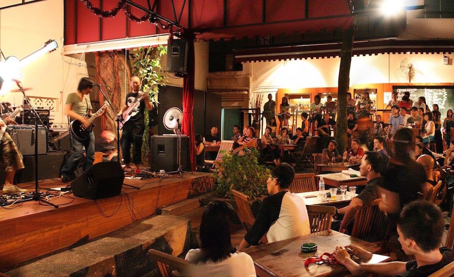 Live music and killer deals make for a rollickin' good time at Timbre (Photo credit: Timbre via Facebook)