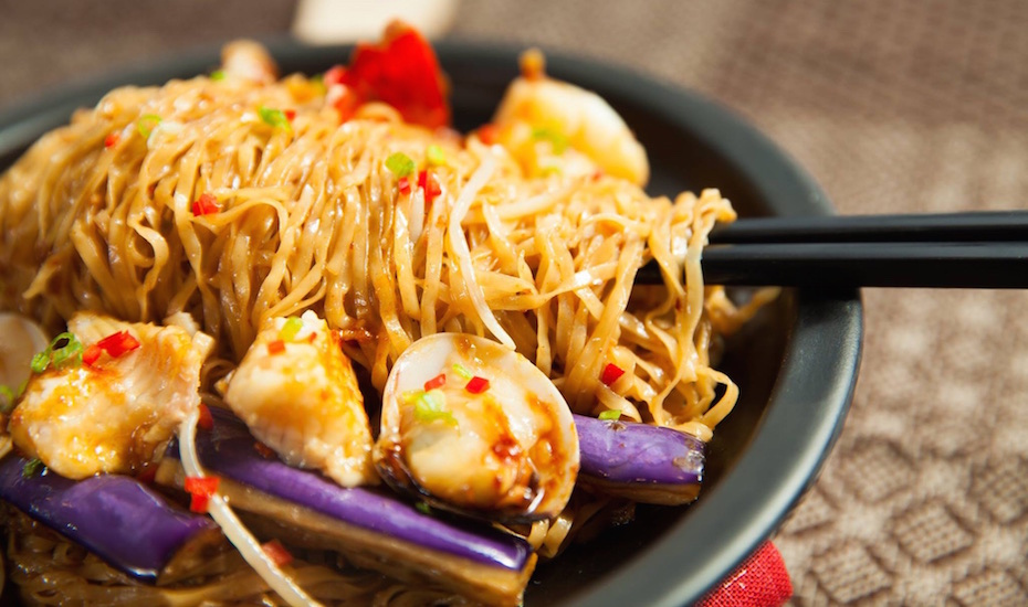 Braised noodle with seafood in XO sauce (Photo credit: The Catch Seafood Restaurant & Bar via Facebook)