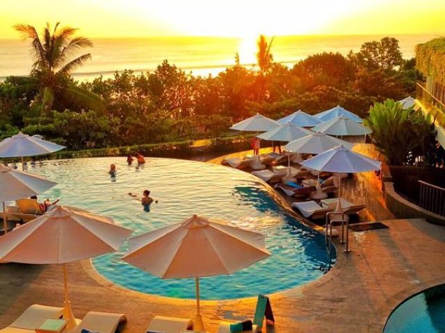 Bali island guide: Kuta Beach