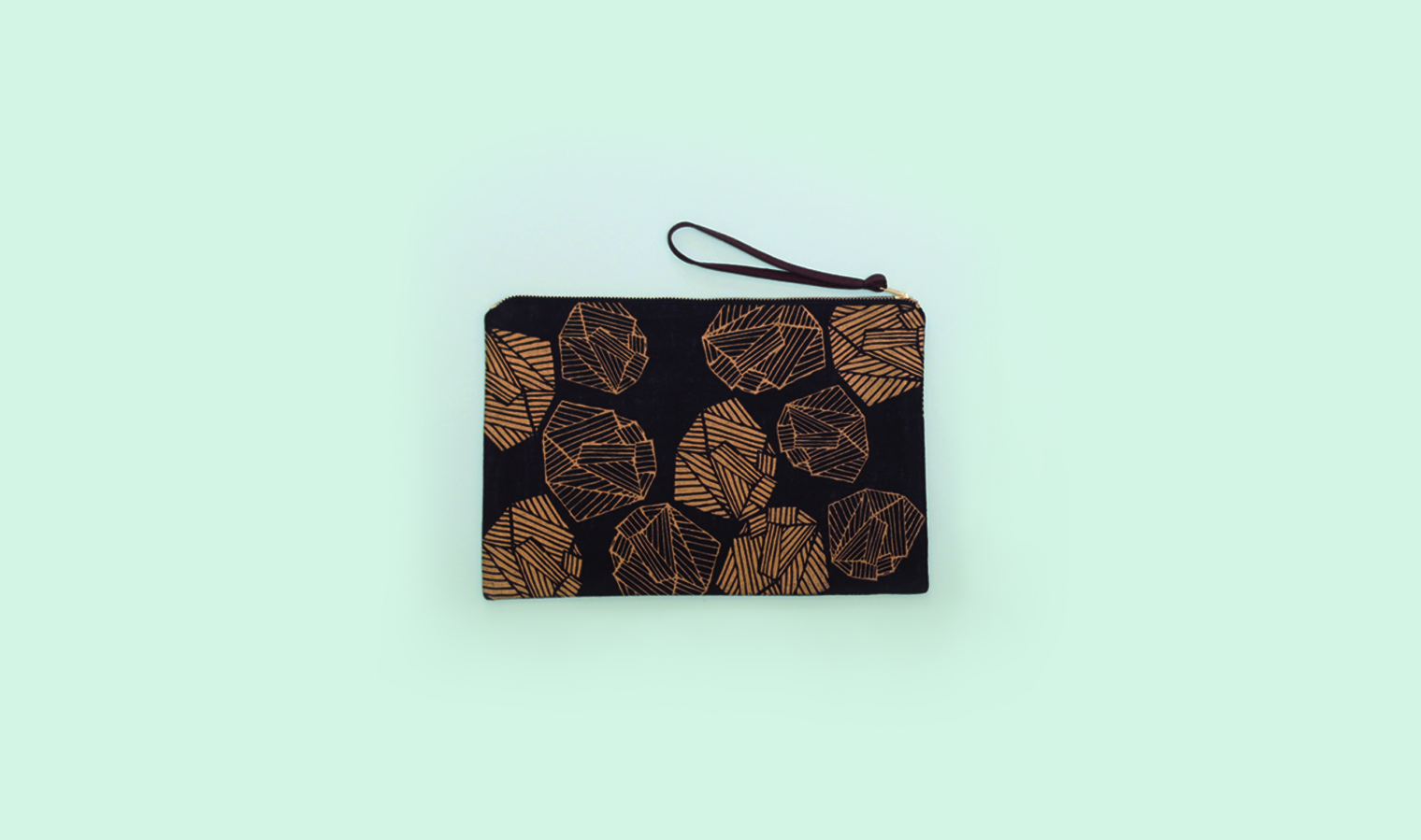 fictive-fingers-pouch