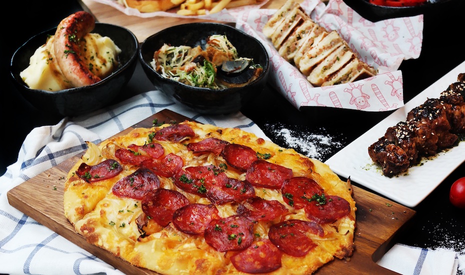 Red Tail Bar in Singapore We review Zouk’s new barrestaurant in