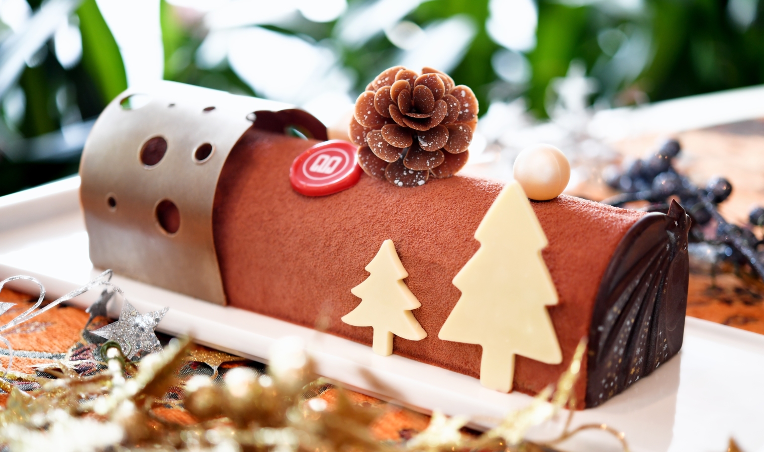 The Santa Chocolate Yule Log at Marina Mandarin (Photo credit: Marina Mandarin)