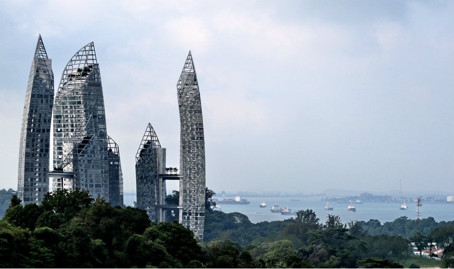 With almost alien-like architecture, this building of glass and concrete is outstanding. Photography: Ferry Octavian