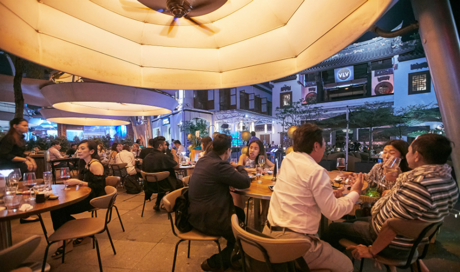 Zi char restaurants in Singapore VLV Riverside in Clarke Quay rolls
