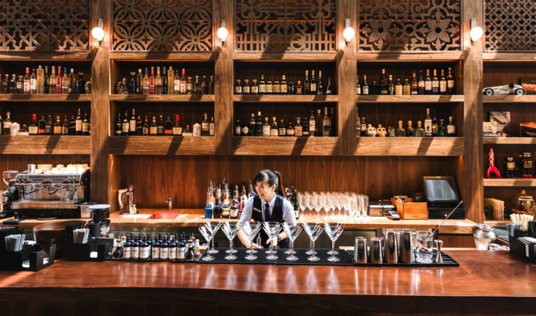 It’s happy hour everyday at mezza9 Grand Hyatt Singapore