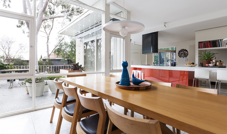Carpenters and builders in Singapore for custom made furniture