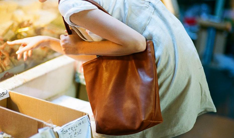 Minimalist, label-free handbags for style lovers who hate big designer logos