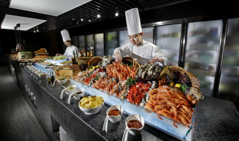 We found the best one-for-one buffet deals in Singapore with UOB Cards