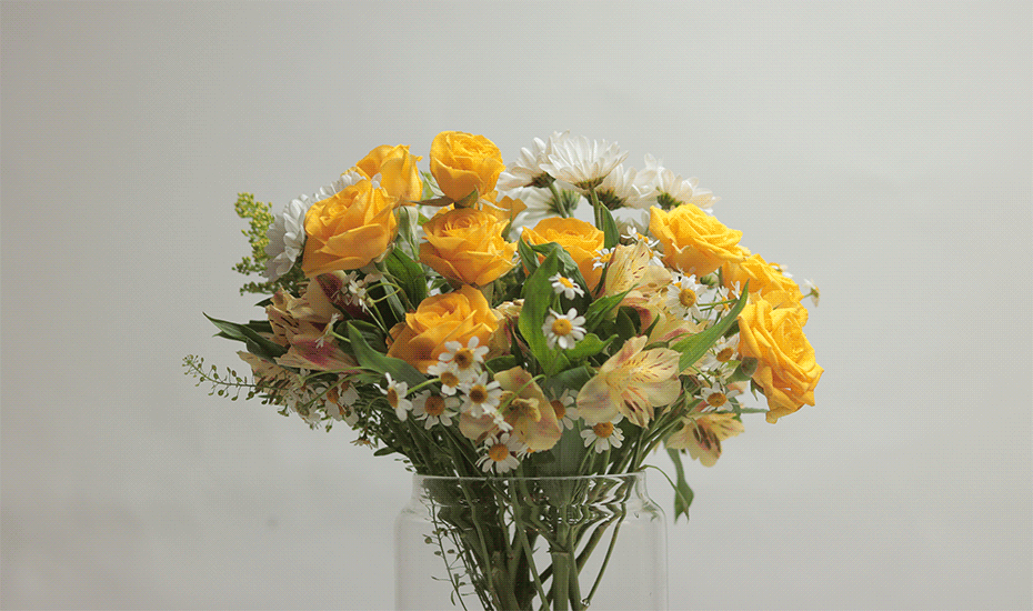 Send us flowers! Online florist Flower Addict delivers beautiful blooms