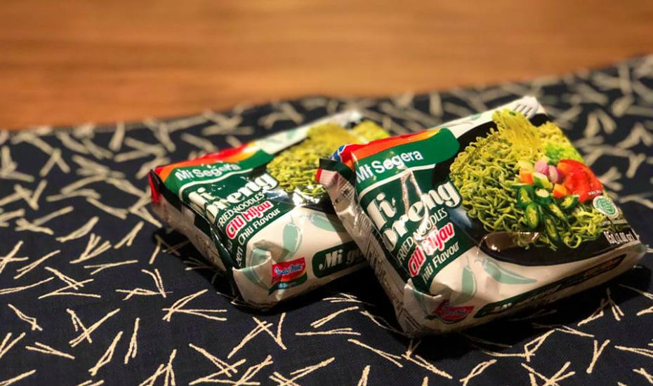 Atas Indomie: Don’t worry, the noodles are not that green in real life. Photography: Delfina Utomo