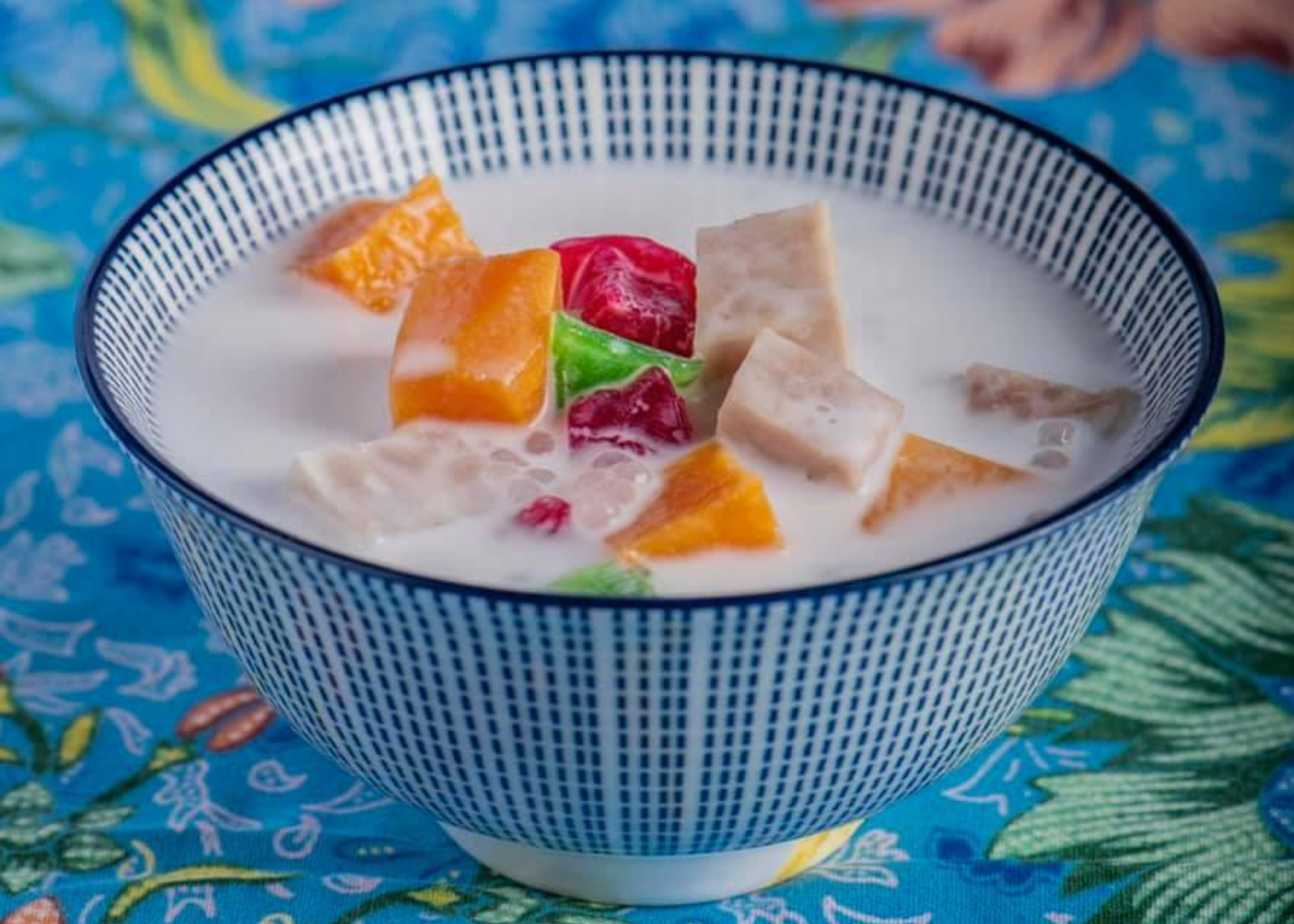 bubur cha cha | local desserts in singapore