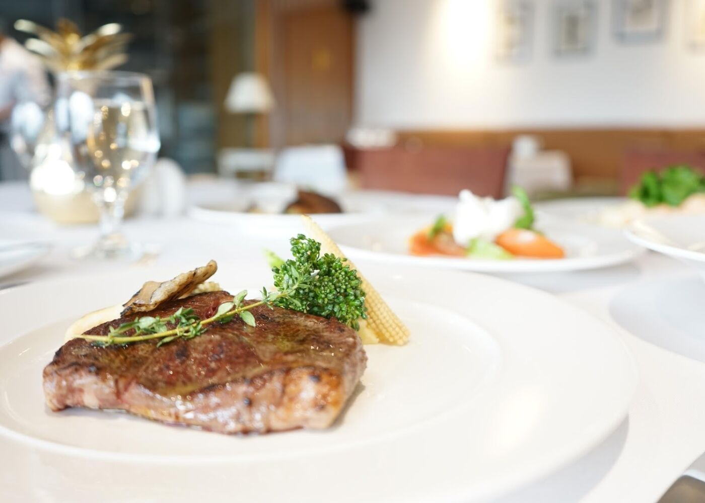 Photography: The Mountbatten Bar and Grill