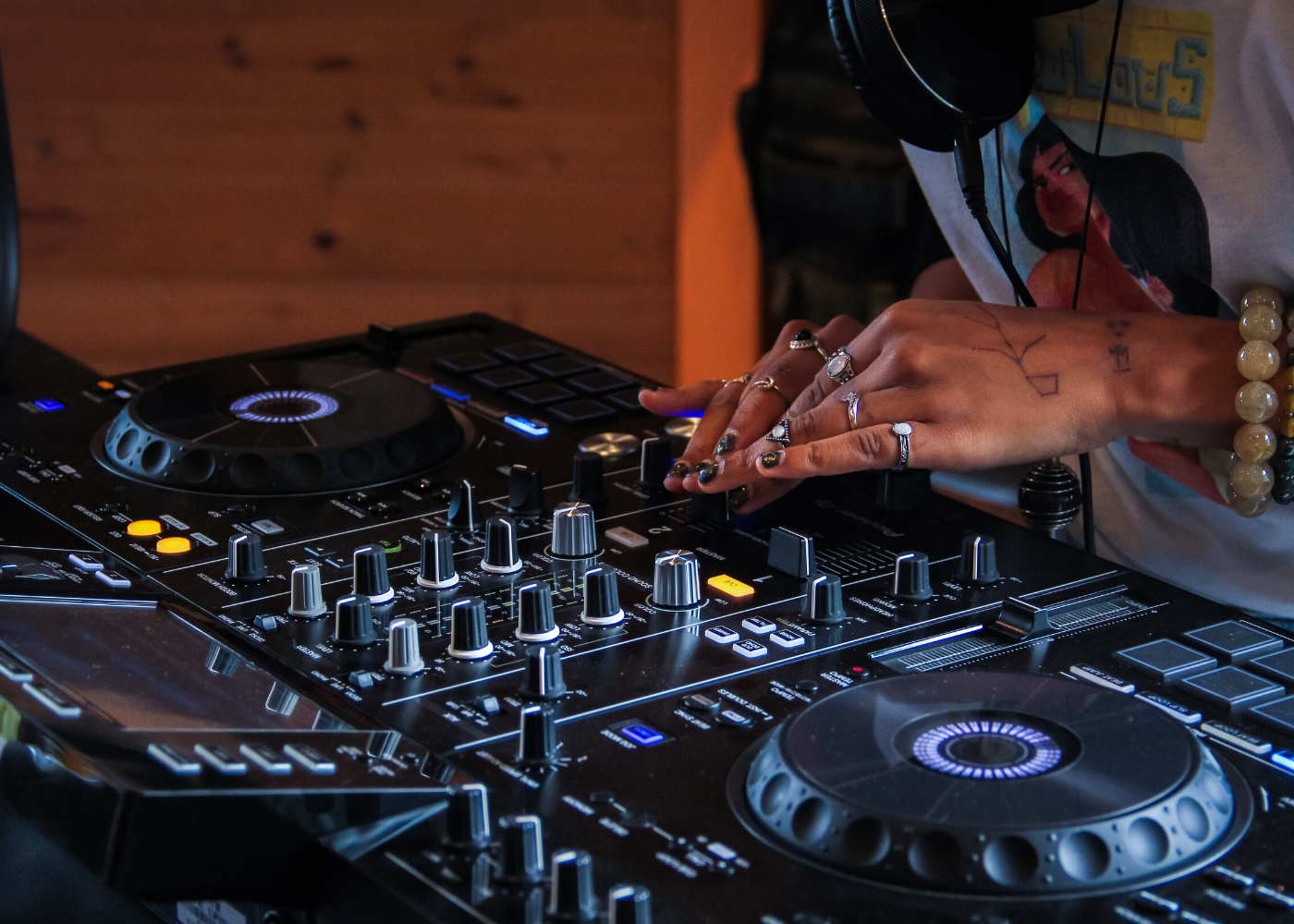 November nights: Rooftop raves, pool parties, ’80s-themed evenings and more