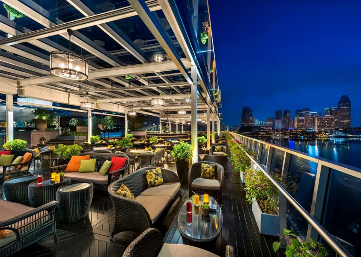 lantern bar fullerton bay hotel