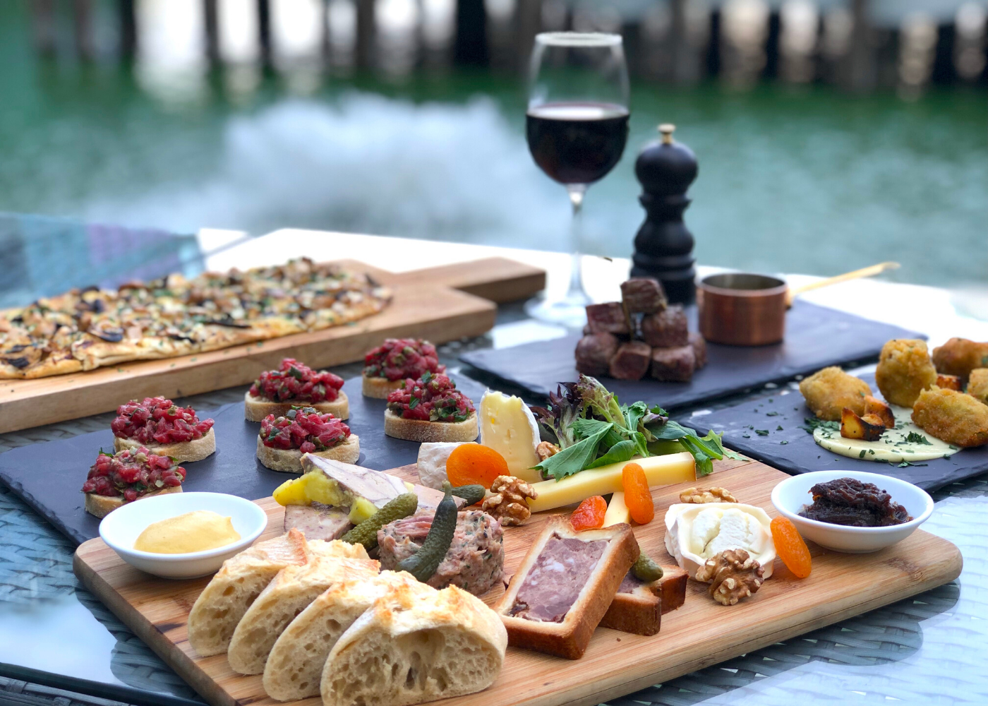 L’Entrecôte Bar | Alfresco restaurants Singapore