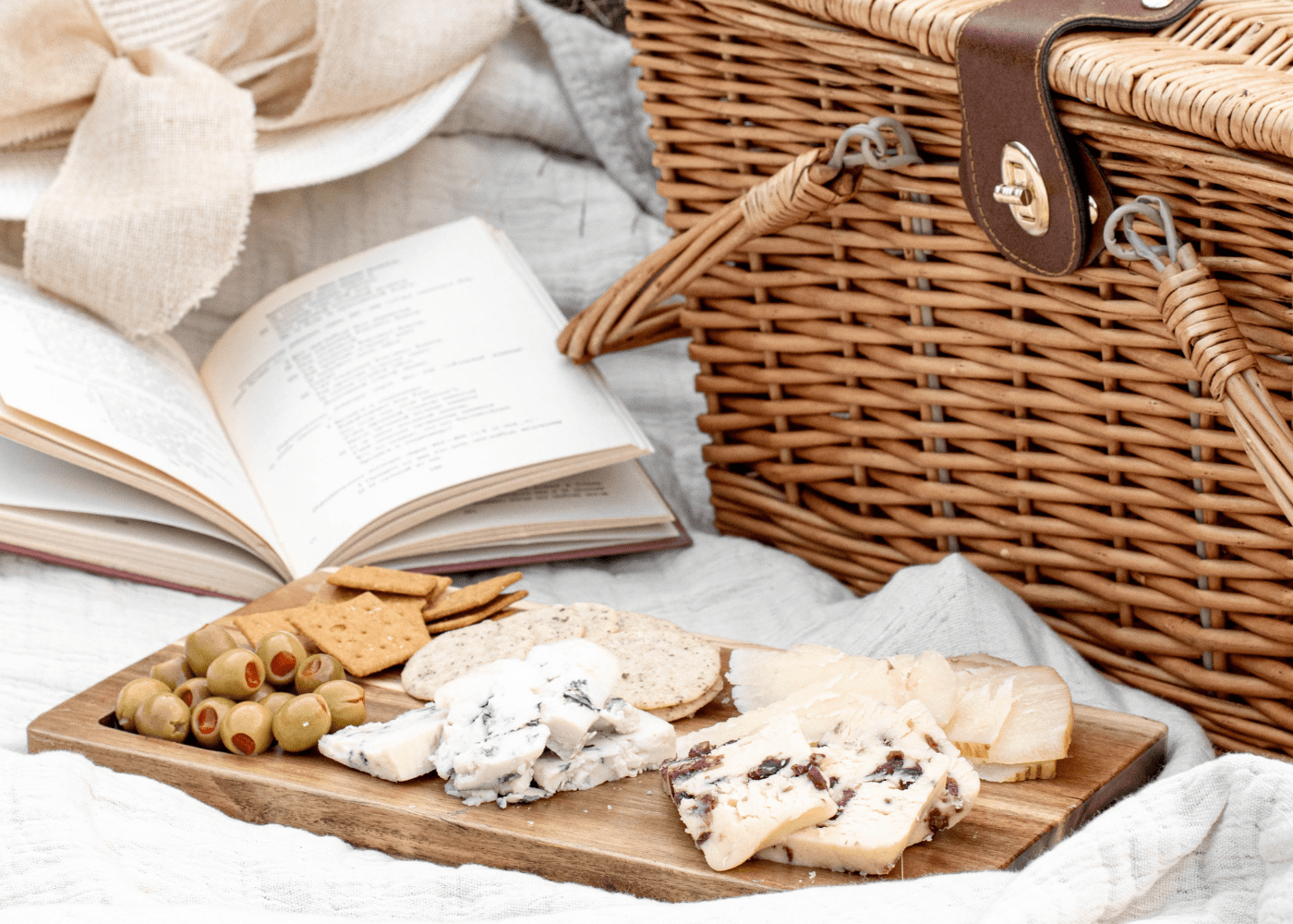 Everything you need for the perfect picnic Food, booze, breezy