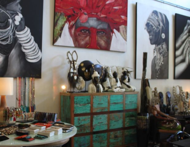 Saya Gallery