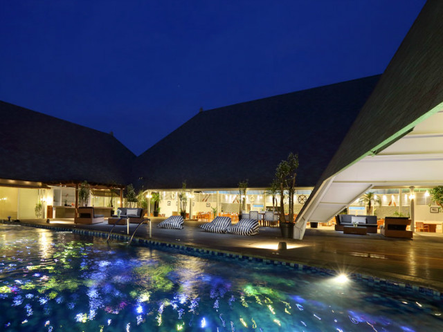 Budget Accommodation Bali: The Kuta Beach Heritage Hotel