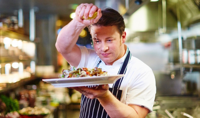 Italian Food in Bali: British celebrity chef Jamie Oliver has just launched a brand new menu at Jamie’s Italian Kuta Beach, and there’s vegan and vegetarian options, too!