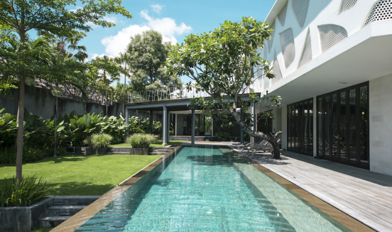 Villa Review: We stayed at Villa Issi in Seminyak and fell head over heels for its stylish design & sun-soaked infinity pool