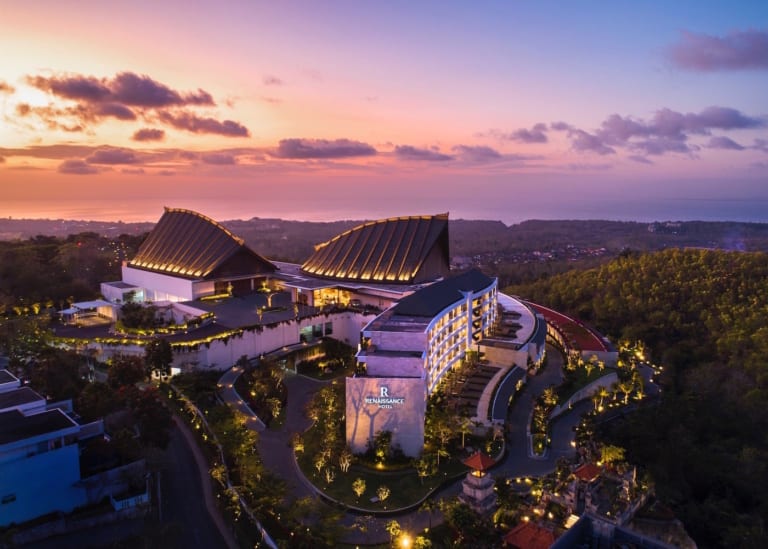 Heading to Uluwatu on your next summer holiday? Stay at Renaissance Bali Uluwatu Resort & Spa