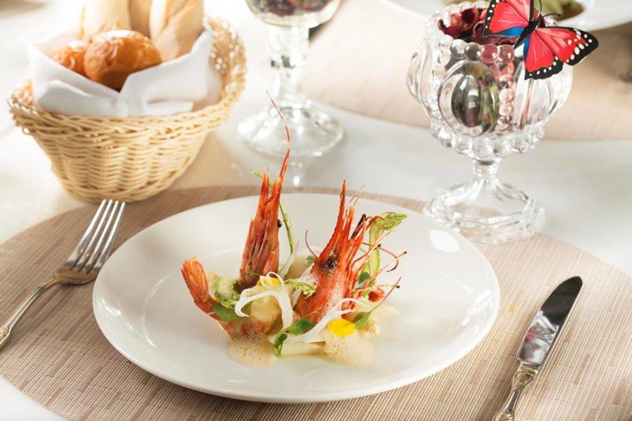 French restaurants in Hong Kong French cuisine Maison es dining table