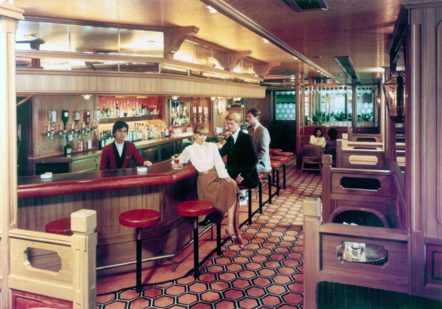 Take a trip back to the legendary Yum Sing Bar in Causeway Bay