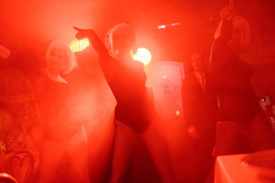 A brunch to sing about: Enjoy a gangster-inspired show and good food at The Fiasco at Carbone