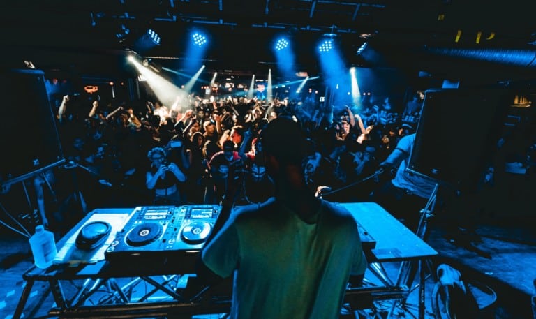 Hey night owls, these Hong Kong clubs have got the best dance floors, parties (and drinks!)