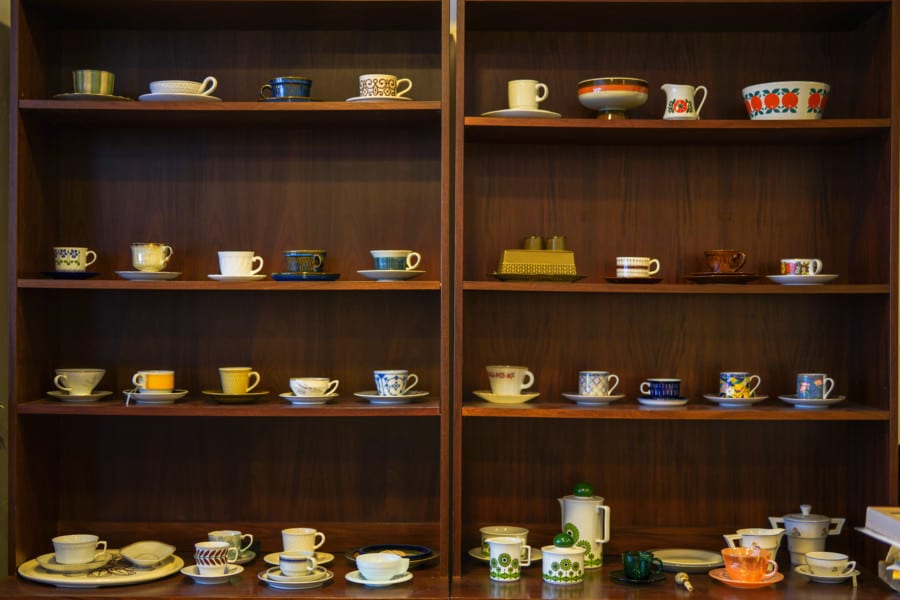 Foo Tak Building vintage cups