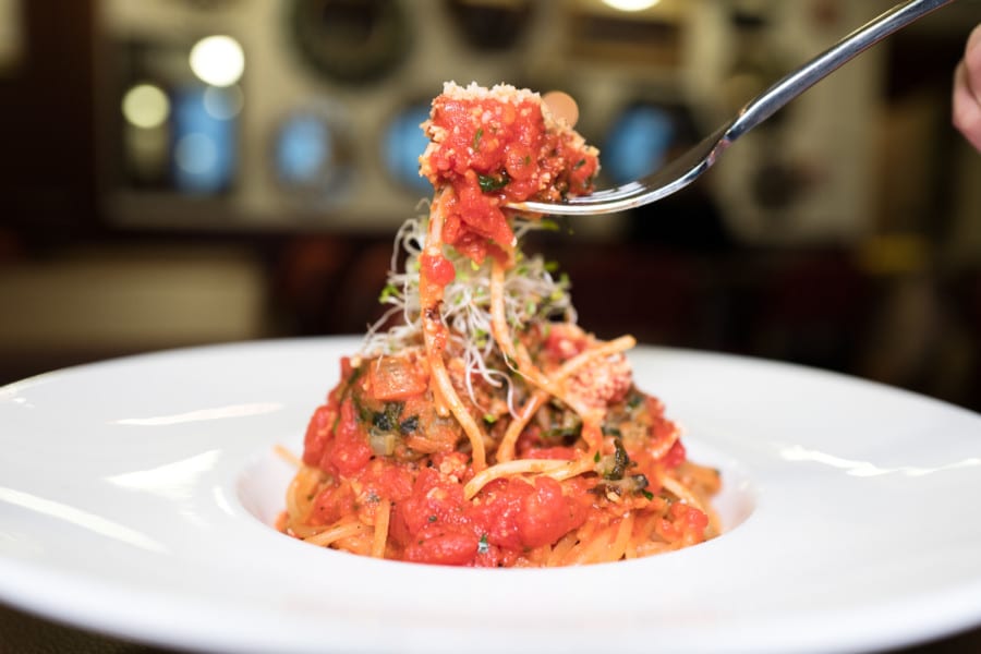 Mirror & Vegan Concept vegan vegetarian restaurant Hong Kong falafel pasta