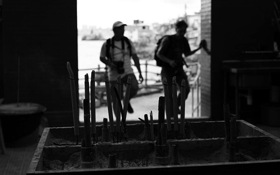 black and white photgraphy Lei Yue Mun Tin Hau temple