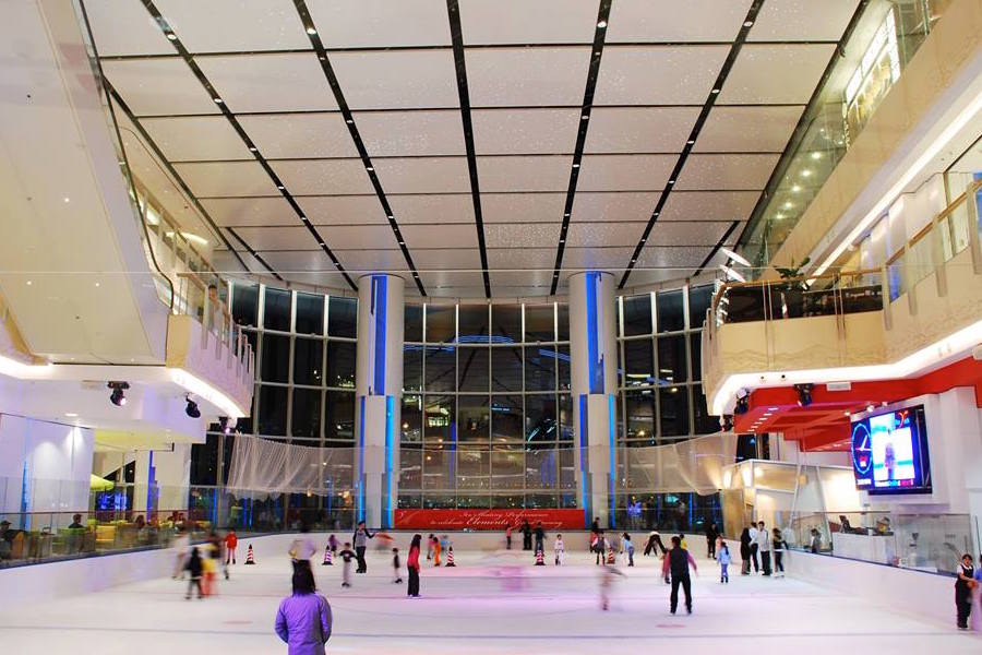 Ice skating in Hong Kong have maximum fun (and twirls)