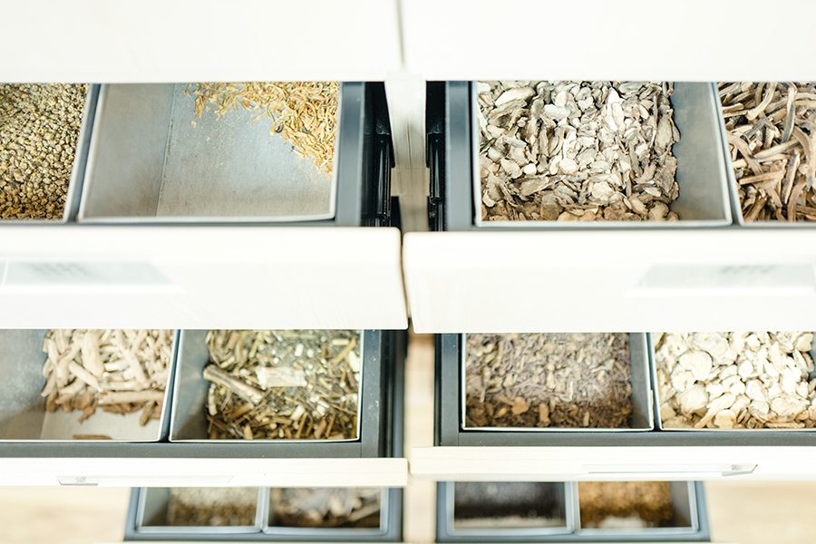 Eu Yan Sang facial acupuncture chinese medicine Hong Kong herbs
