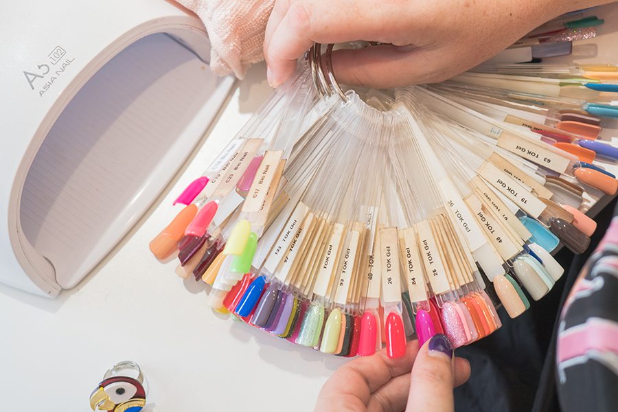 nail wizard & spa nail colour swatches