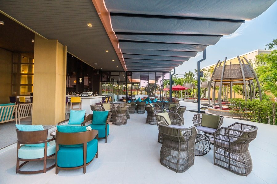 Avani Hua Hin Resort & Villas terrace bar