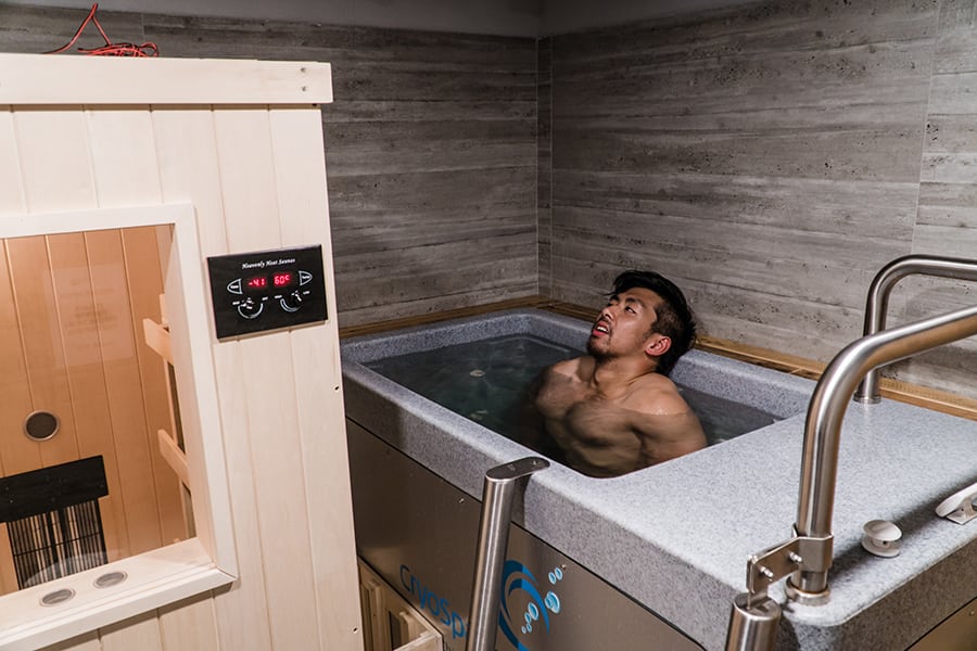 Jak Tries The Studio by JAB Infrared and CryoSpa: “It’s very hot and it’s very, very cold”