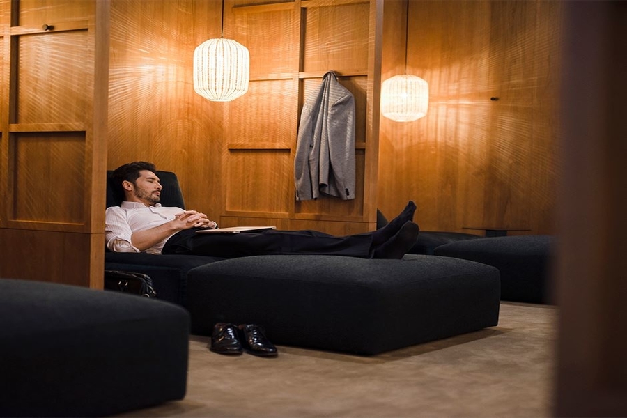 The Pier Business Class Lounge - Cathay Pacific airport lounges in Hong Kong