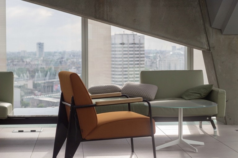 Kick back and relax pre-flight at these top notch airport lounges in Hong Kong