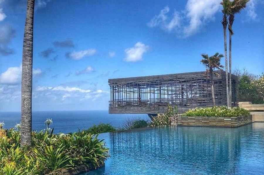 Alila Villas Uluwatu sustainable family resorts