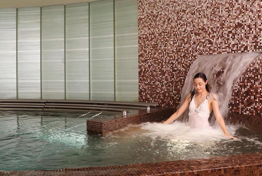 Four Seasons Hotel Hong Kong family-friendly hotels in Hong Kong