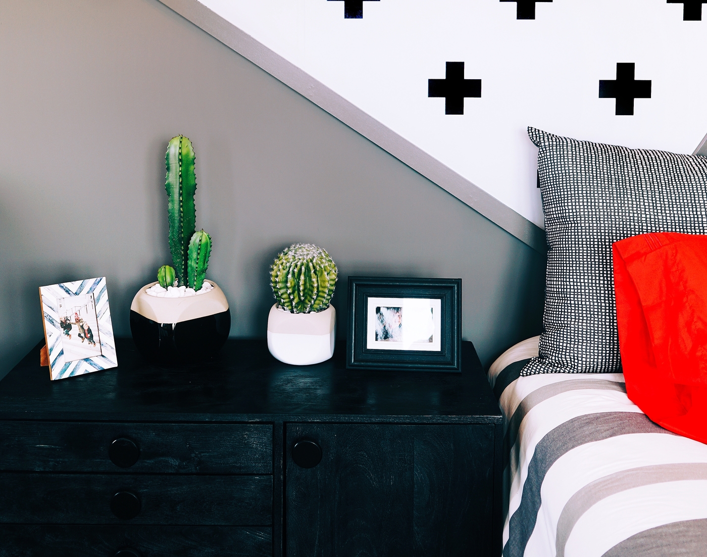 ode to a bedside table