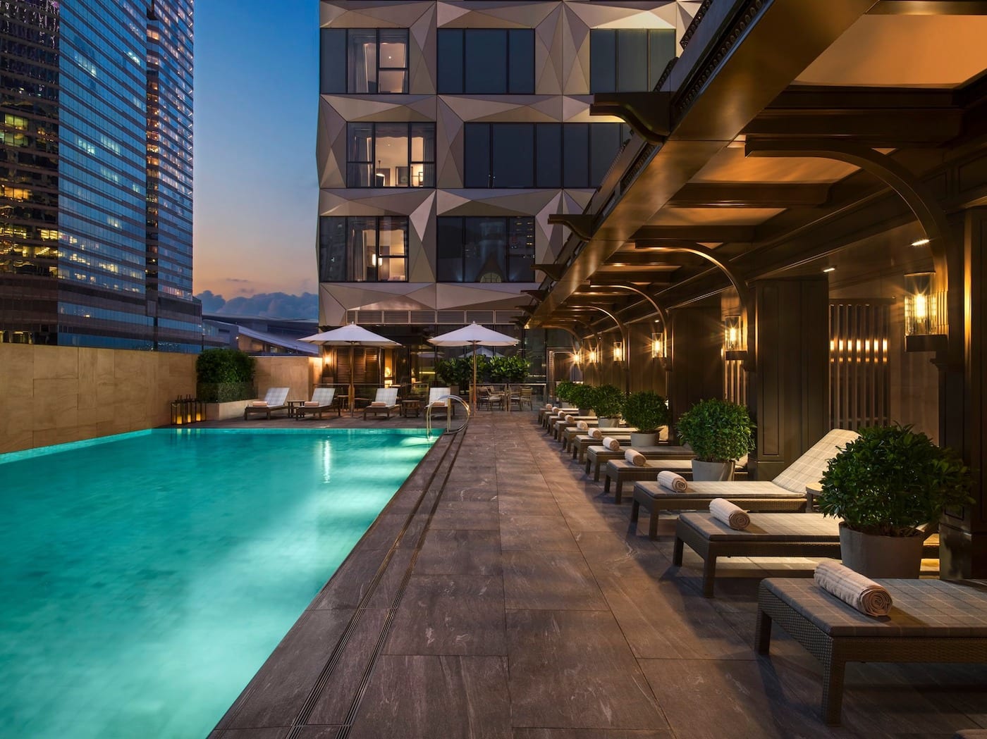 Top Wan Chai hotels that guarantee great fine dining restaurants, swimming pools, and spa time