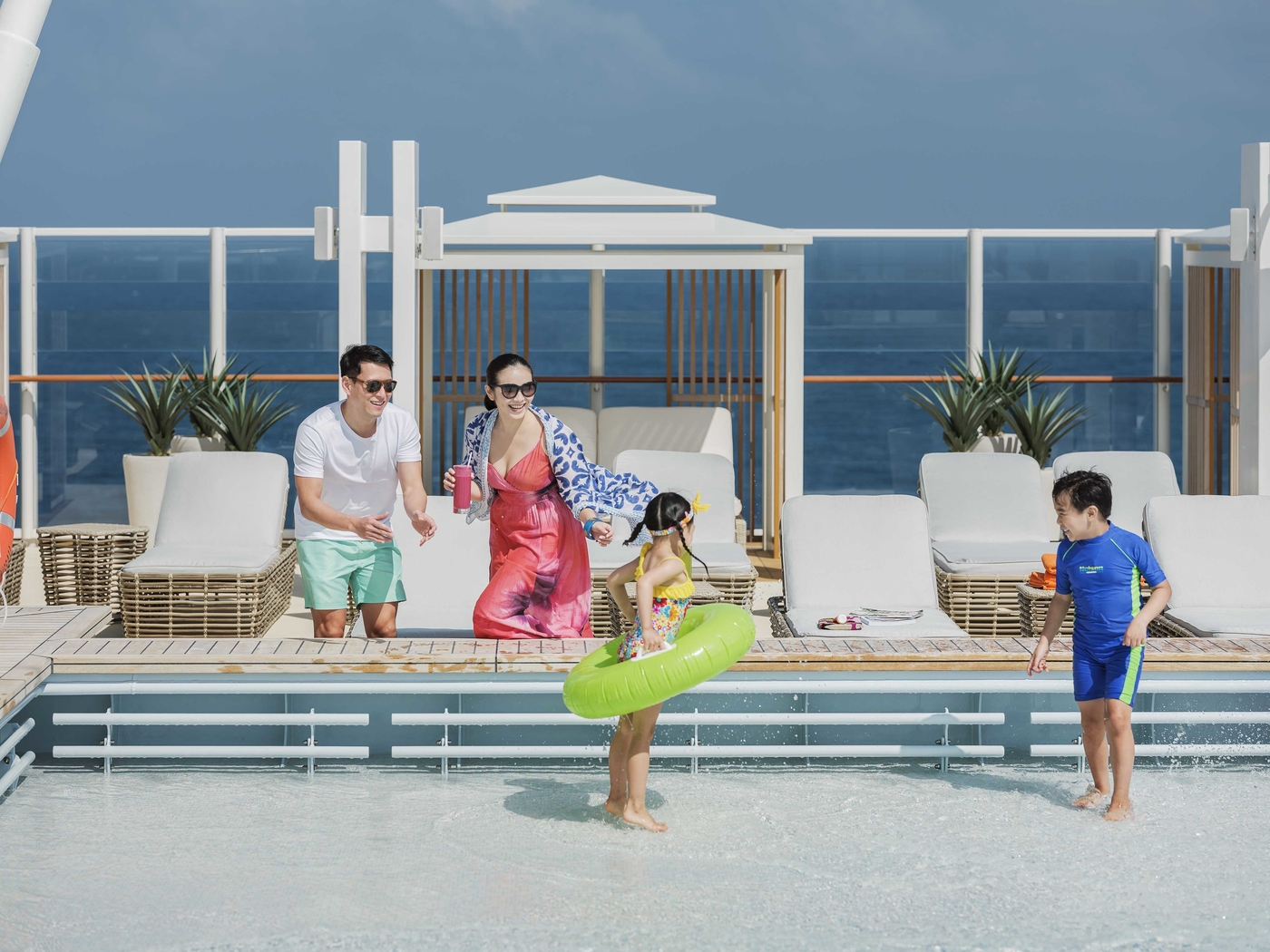 World Dream Hong Kong The Palace Pool deck